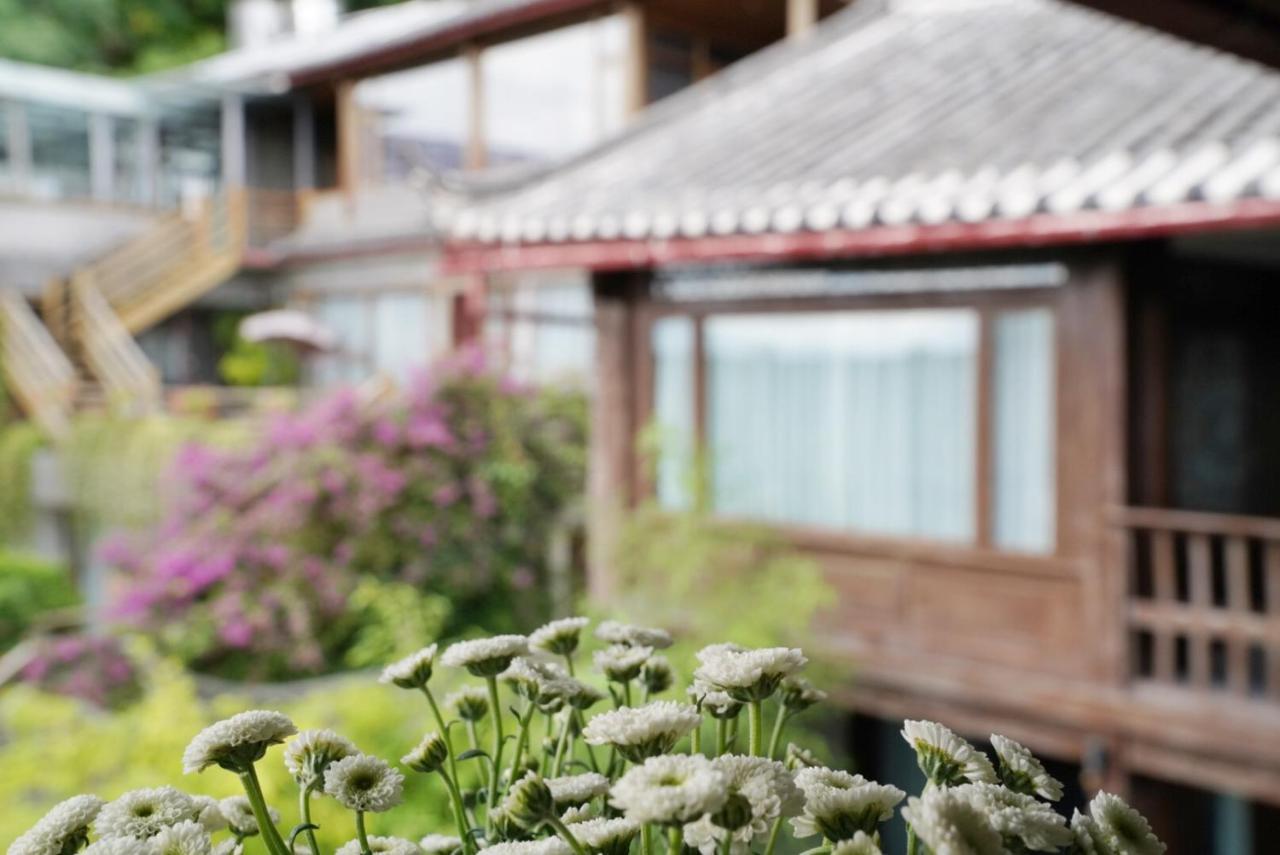 Ne-Tsang Inn Lijiang Lijiang  Exterior photo